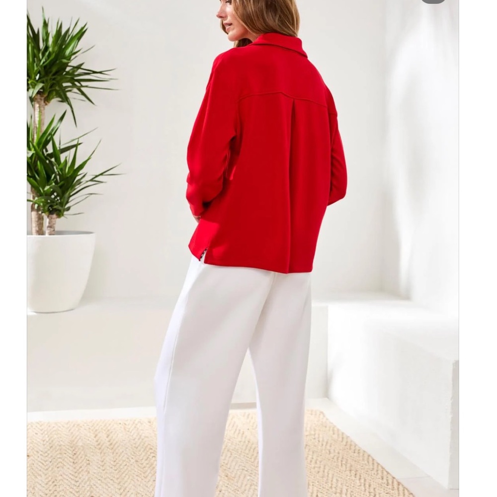 Women’s Chico’s Red V-neck Top Size 1 Medium - Picture 4 of 10